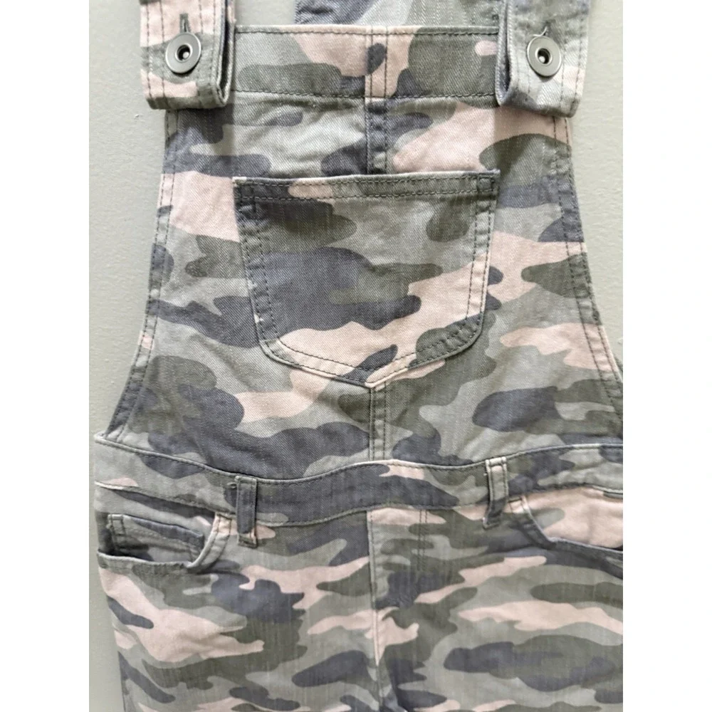 The Children's Place Girls Camo Overall Shorts –‎ Size 8 – Pink Green